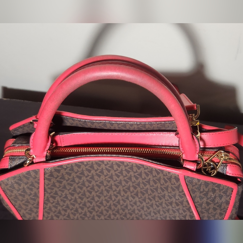 Michael Kors Cleo Medium Logo Satchel - Picture 3 of 3